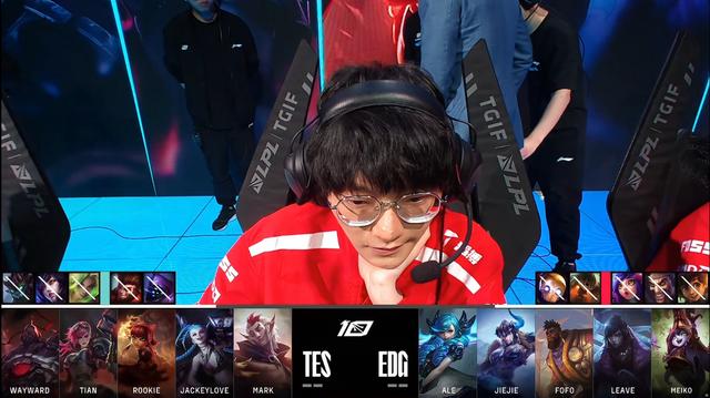 包含FPX碾压G2，JackeyLove线上压制力十足焦点之战半决赛，锁定晋级资格的词条