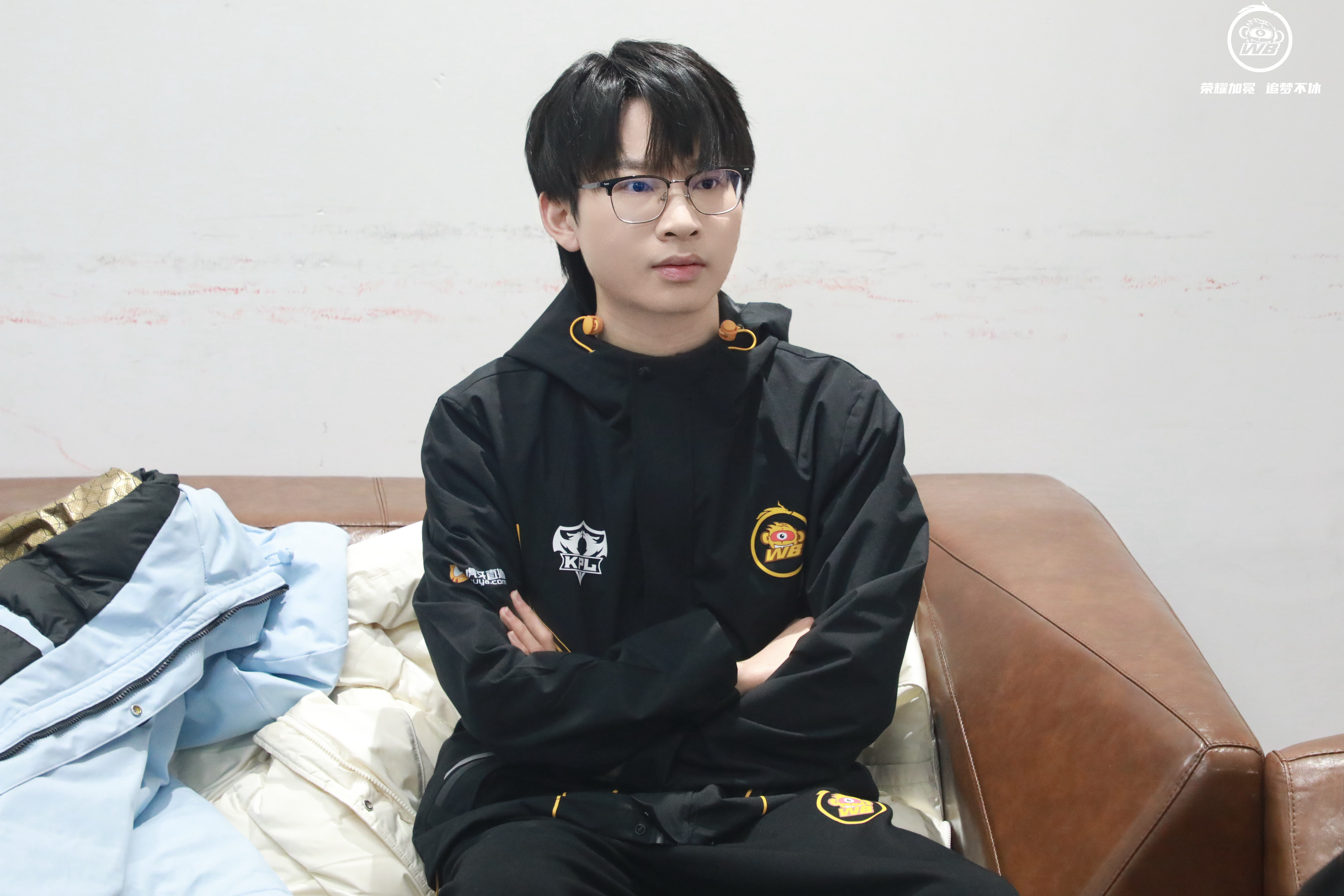 包含C9翻盘WBG，Gumayusi拿下关键大龙激烈交锋四强赛，点燃全场激情的词条