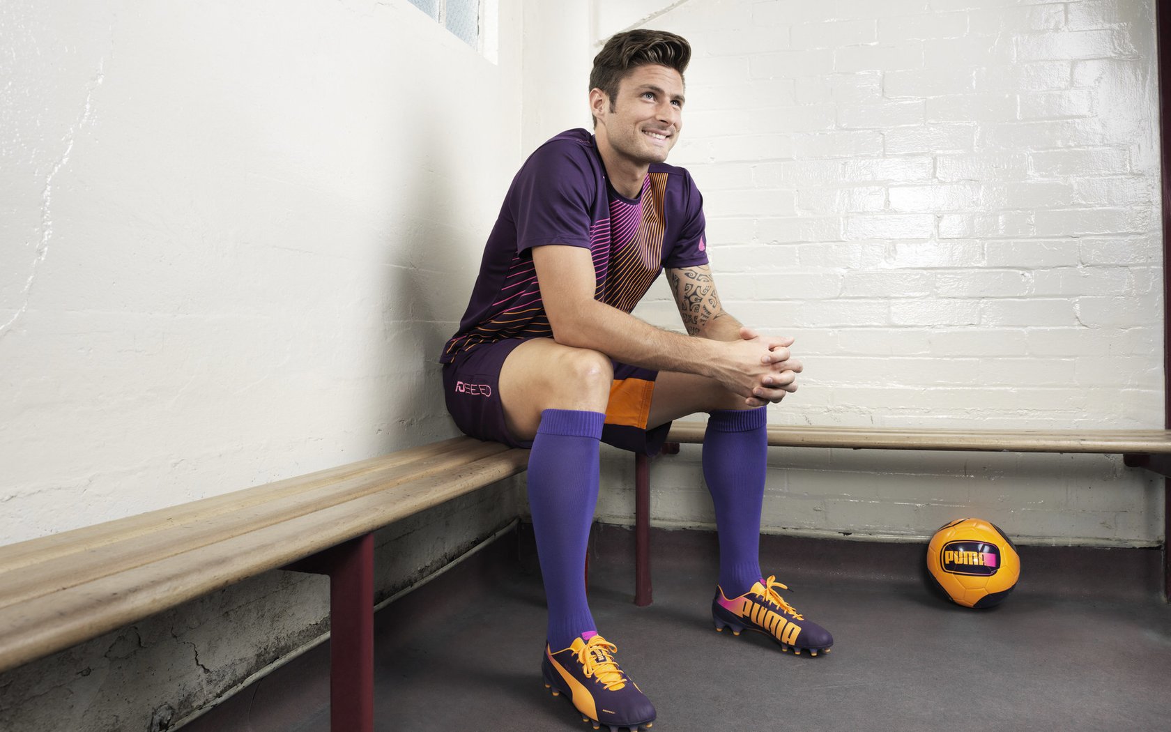 开云体育入口-奥纳纳夜战封神，F1新赛季揭幕战，他用方向盘改写命运