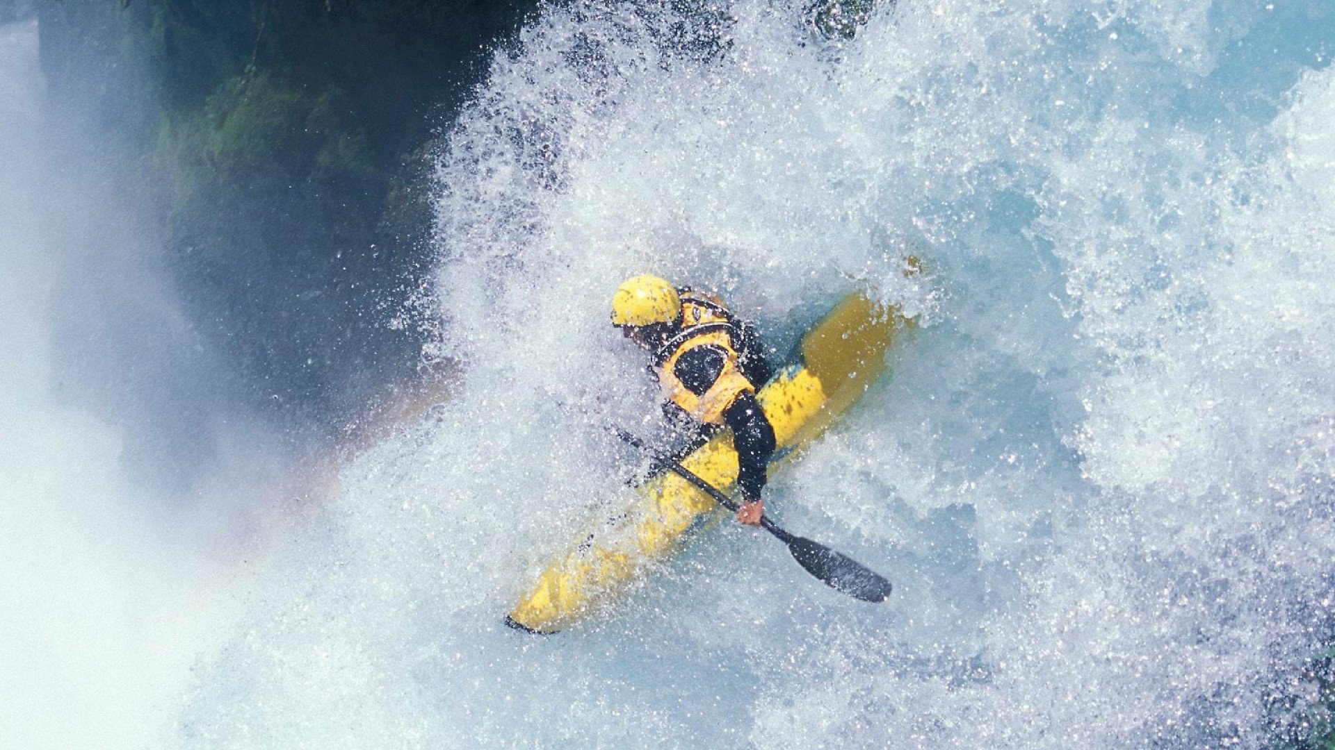 本泽马影子笼罩波斯铁骑，伊朗对阵乌拉圭，一场与缺席者的隔空对话